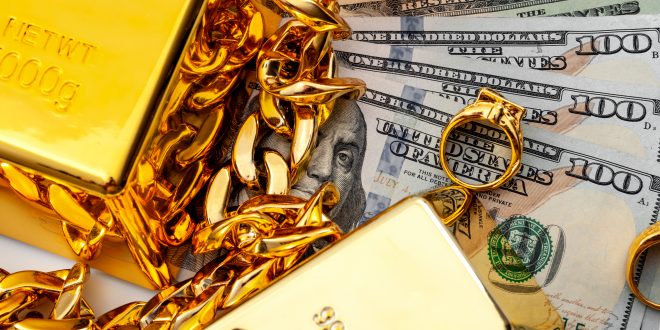 صعود الدولار يدفع أسعار الذهب للتراجع